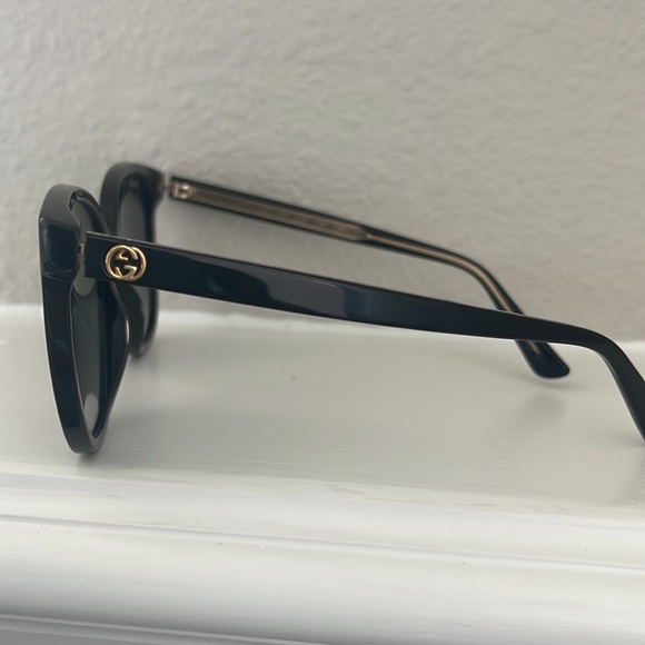 AUTHENTIC- GUCCI GLASSES - Picture 2 of 4